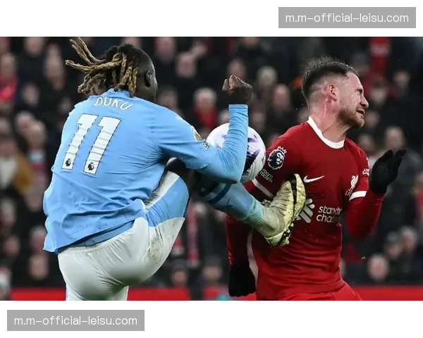 利物浦中场麦卡利斯特表现活跃 攻防两端均有重要贡献