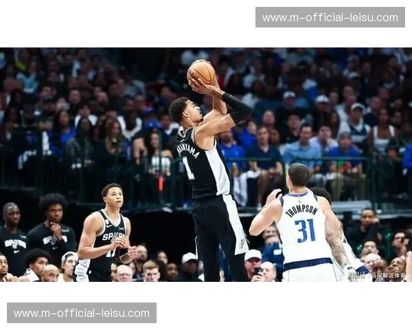 马刺普拉姆利腹股沟伤缺 文班亚马领衔完整阵容战76人